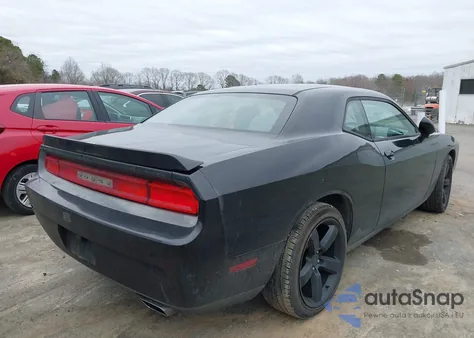2013 Dodge Challenger Sxt z USA, uszkodzony, nr VIN 2C3CDYAG9DH511157